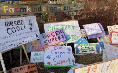Kinder streiken für die Jugendfarm